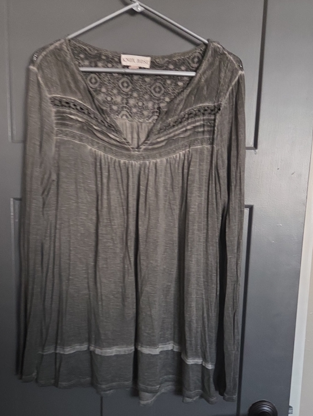 Knox Rose Olive Gray Embroidered Long-Sleeve Tunic